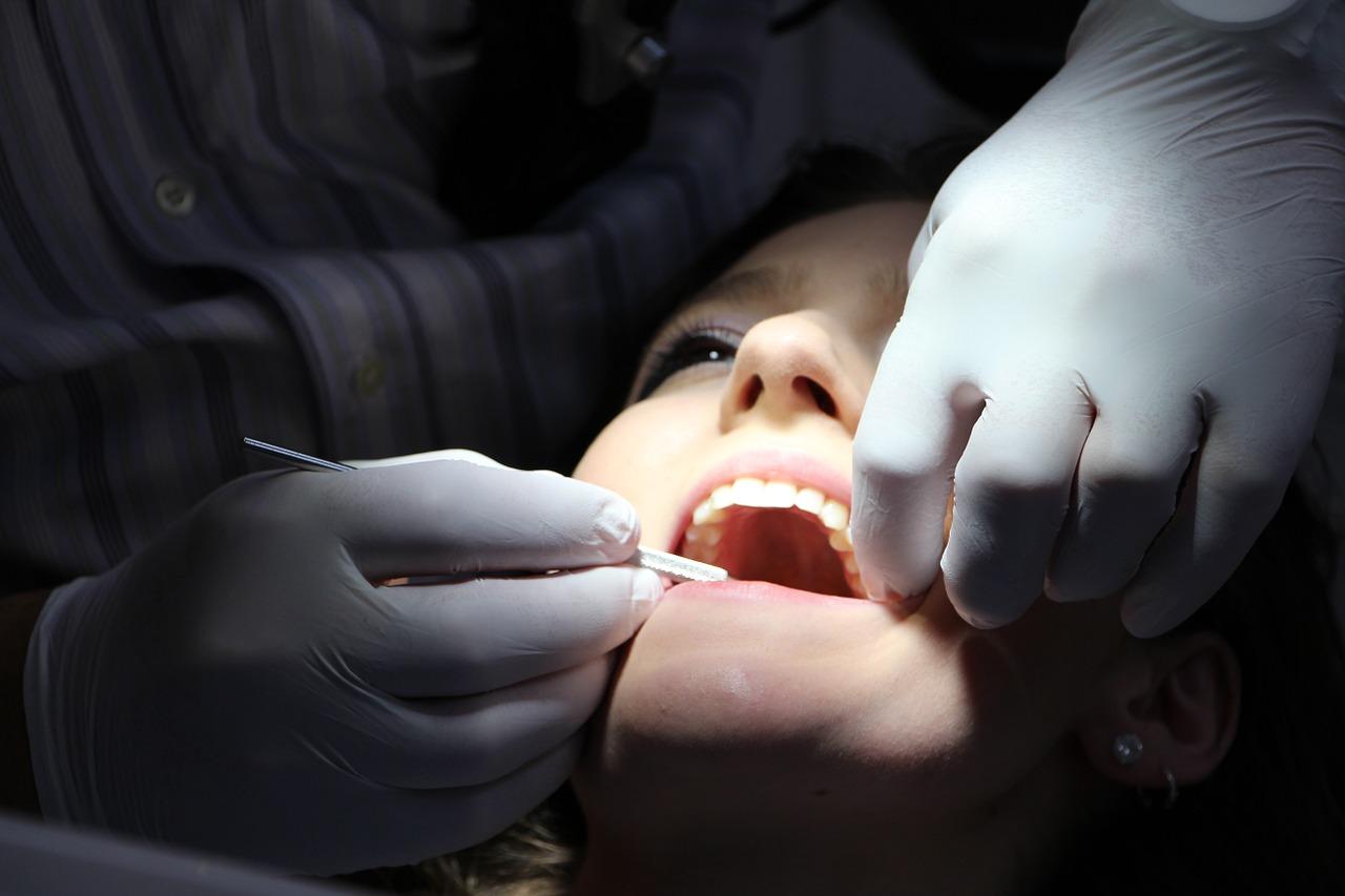 Jak dbać o higienę i zdrowie jamy ustnej?