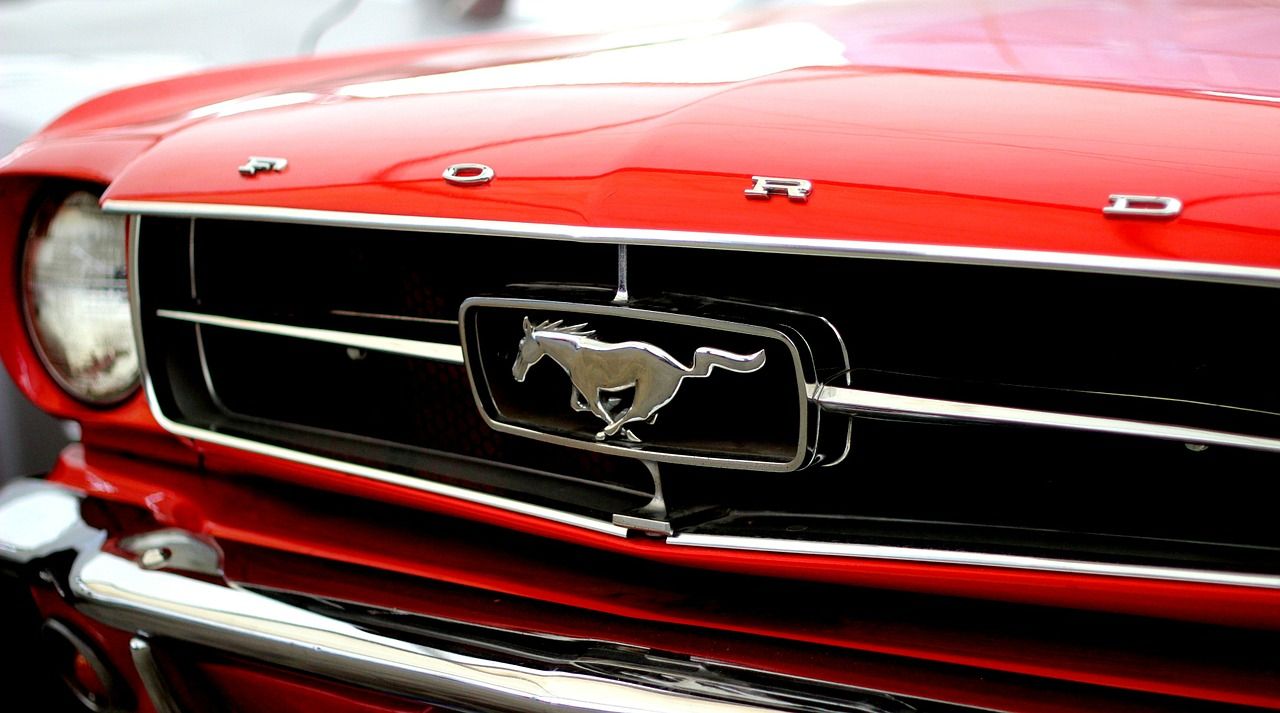Popularne akcesoria i części, które wiążą się z zakupem Forda Mustanga