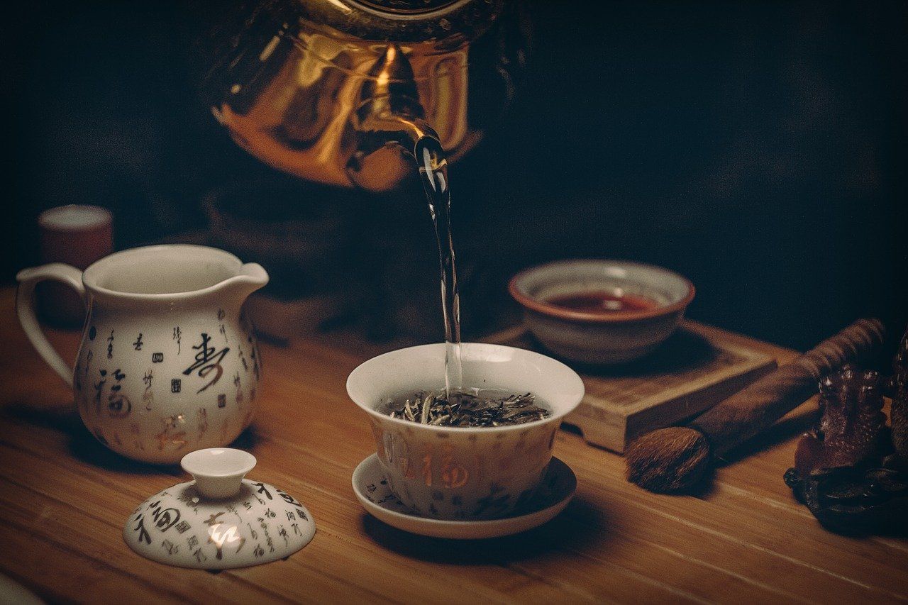 Rytuał parzenia herbaty – z czego się składa?